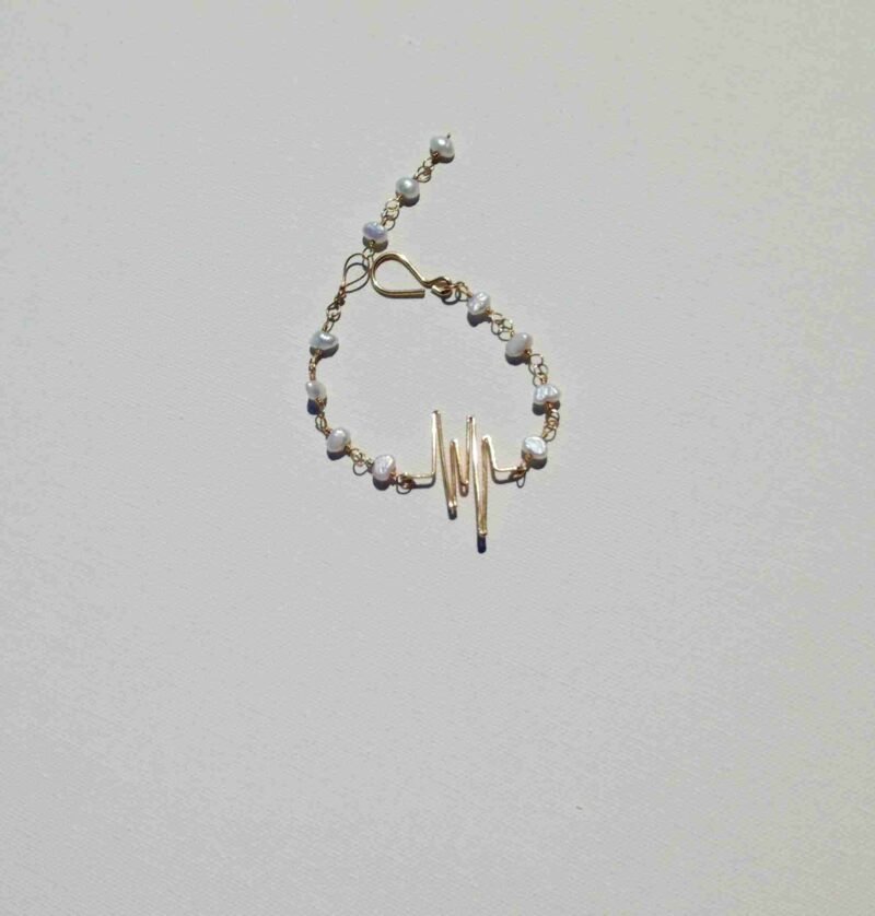 Mary Heartbeat Pearl Bracelet